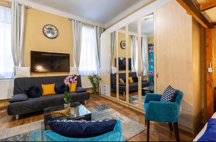 Cherry Blossom Designer Apartment In The Center With Free Parking Budapest Exterior foto