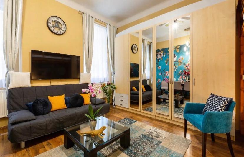 Cherry Blossom Designer Apartment In The Center With Free Parking Budapest Exterior foto